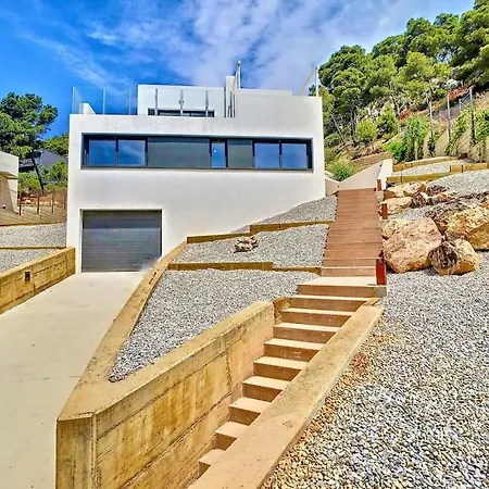 With View & Private Pool